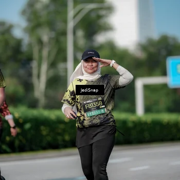 Runner Photo 6880075