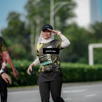 Runner Photo 6880082