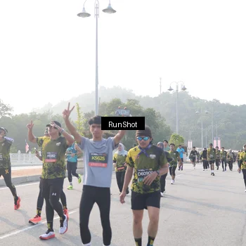 Runner Photo 6880086