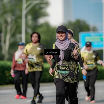 Runner Photo 6880097