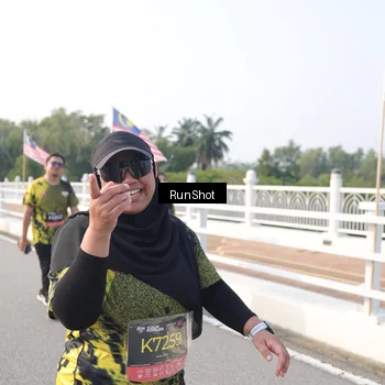 Runner Photo 6880102