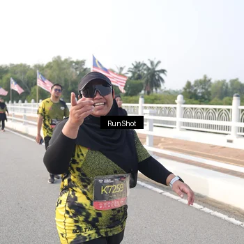 Runner Photo 6880106