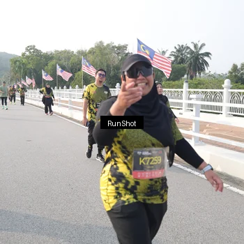 Runner Photo 6880115