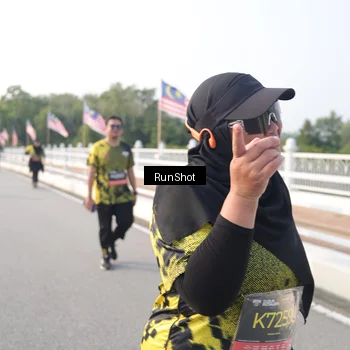 Runner Photo 6880116
