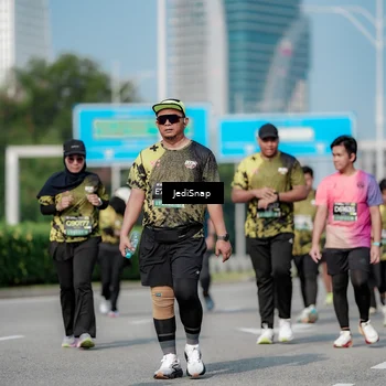 Runner Photo 6880128