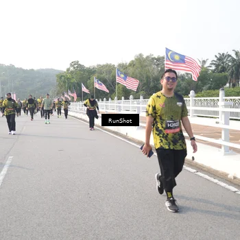 Runner Photo 6880134