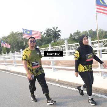 Runner Photo 6880135