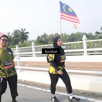 Runner Photo 6880140