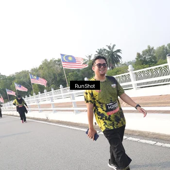 Runner Photo 6880152