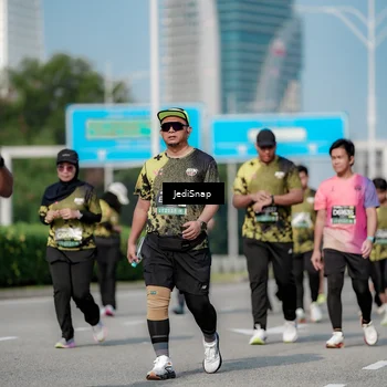 Runner Photo 6880153