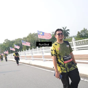 Runner Photo 6880170