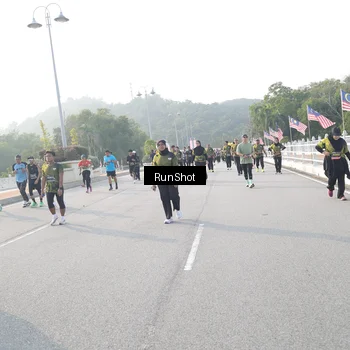 Runner Photo 6880172