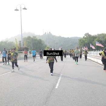 Runner Photo 6880175