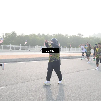 Runner Photo 6880201