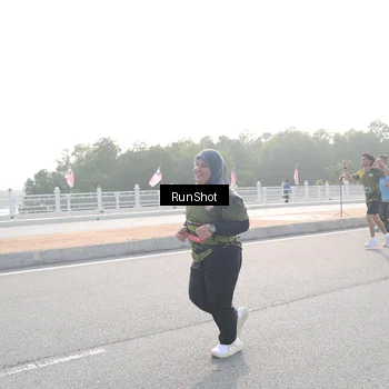 Runner Photo 6880203