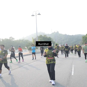 Runner Photo 6880213