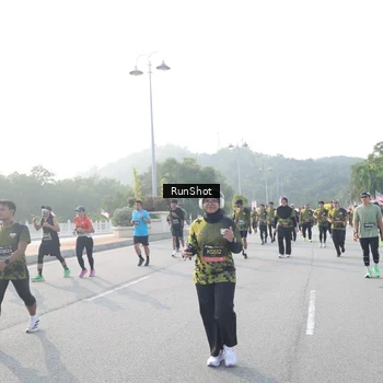 Runner Photo 6880223