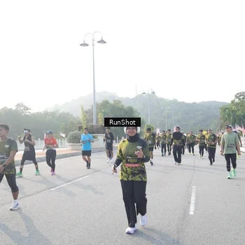 Runner Photo 6880237