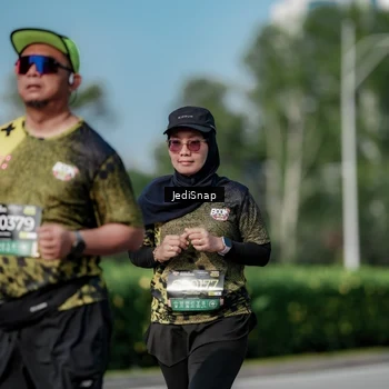 Runner Photo 6880245
