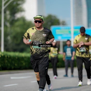 Runner Photo 6880253