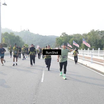 Runner Photo 6880255