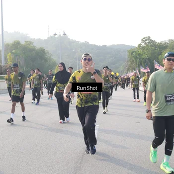 Runner Photo 6880285