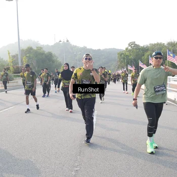 Runner Photo 6880288