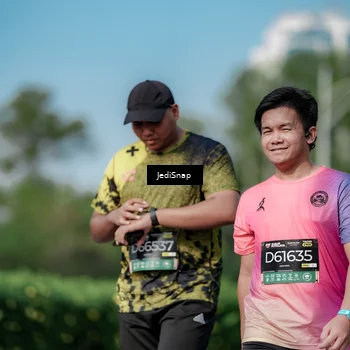 Runner Photo 6880305