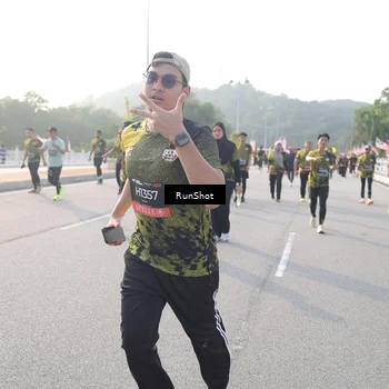 Runner Photo 6880323