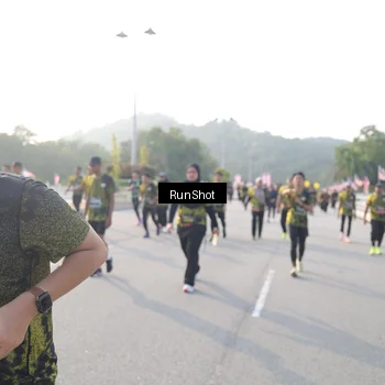 Runner Photo 6880340