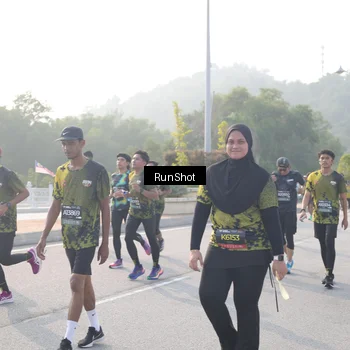 Runner Photo 6880355