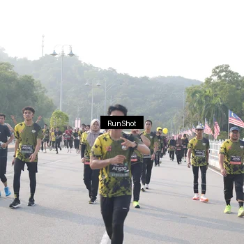 Runner Photo 6880368