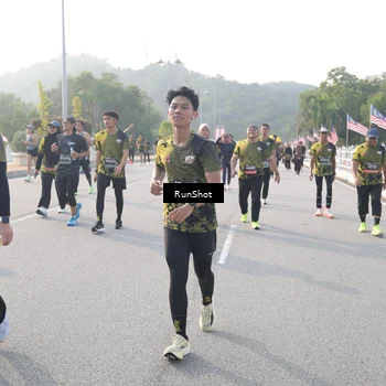Runner Photo 6880389