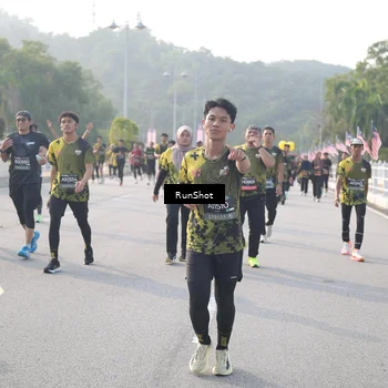 Runner Photo 6880398