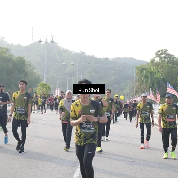 Runner Photo 6880409
