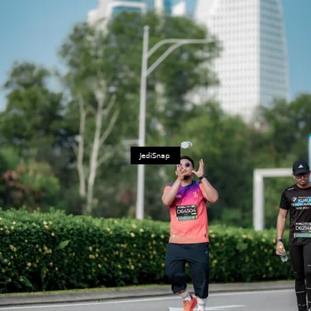 Runner Photo 6880415