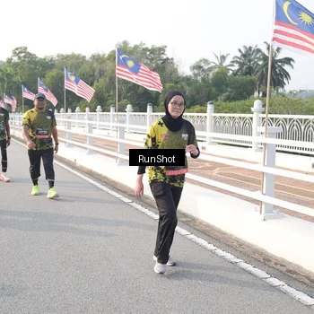 Runner Photo 6880416