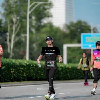 Runner Photo 6880429
