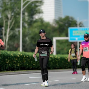 Runner Photo 6880433