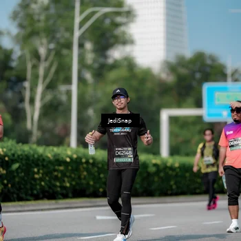 Runner Photo 6880434