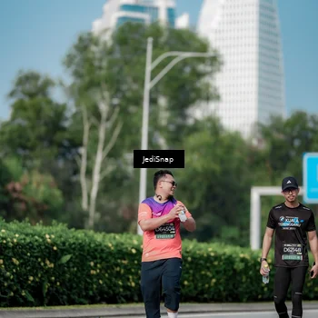 Runner Photo 6880435