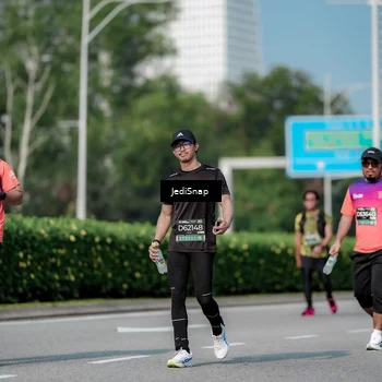 Runner Photo 6880436