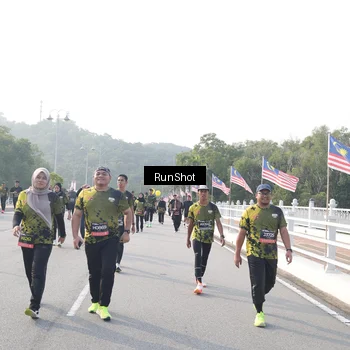 Runner Photo 6880437