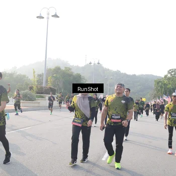 Runner Photo 6880444