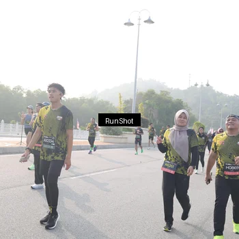 Runner Photo 6880446