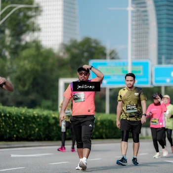 Runner Photo 6880447