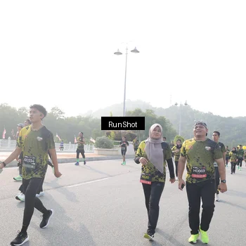 Runner Photo 6880460