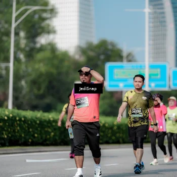Runner Photo 6880470