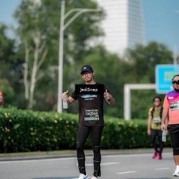 Runner Photo 6880471