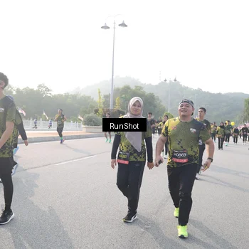 Runner Photo 6880475